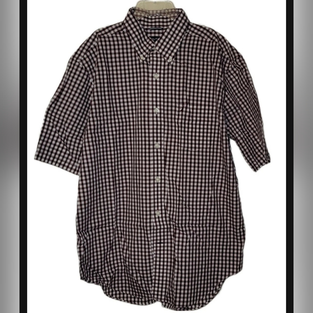 Nautica Size Large Red Plaid Short Sleeve Button Up 100 % Cotton Men's Shirt